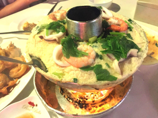 シラチャの美味しいレストラン「Rub Lom Chom Koh」