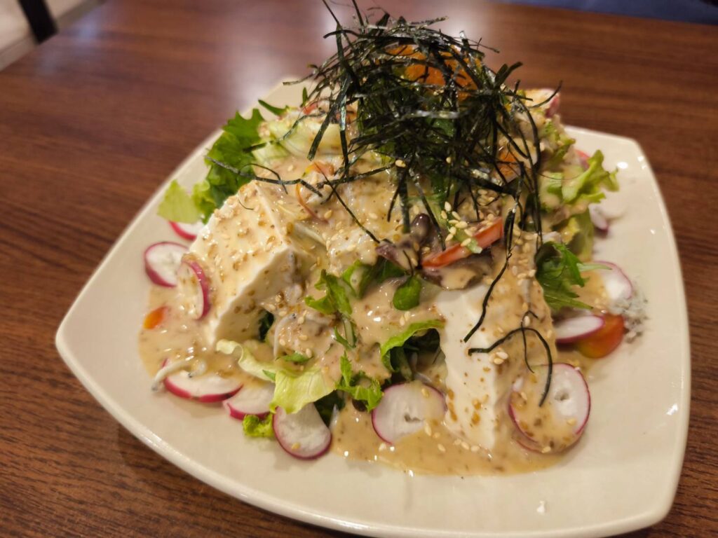豆腐サラダ